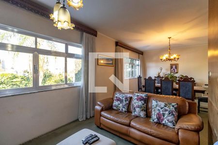 Casa à venda com 290m², 3 quartos e 3 vagasSala de TV