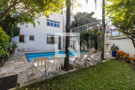 Casa à venda com 290m², 3 quartos e 3 vagasPiscina