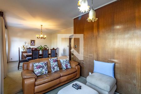 Casa à venda com 290m², 3 quartos e 3 vagasSala de TV