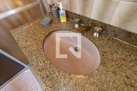 Casa à venda com 290m², 3 quartos e 3 vagasBanheiro 1 da Suíte - Torneira