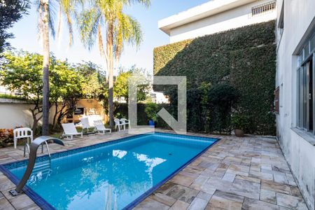 Casa à venda com 290m², 3 quartos e 3 vagasPiscina