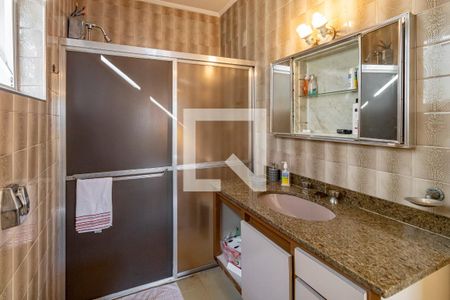 Casa à venda com 290m², 3 quartos e 3 vagasBanheiro 1 da Suíte