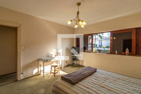 Casa à venda com 290m², 3 quartos e 3 vagasQuarto 1 Suíte