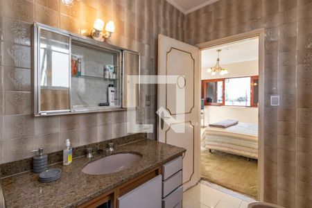 Casa à venda com 290m², 3 quartos e 3 vagasBanheiro 1 da Suíte