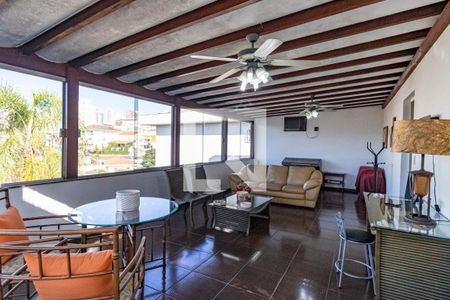 Casa à venda com 290m², 3 quartos e 3 vagasVaranda do Segundo Andar
