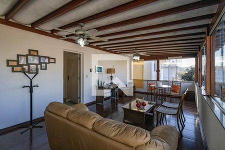 Casa à venda com 290m², 3 quartos e 3 vagasVaranda do Segundo Andar