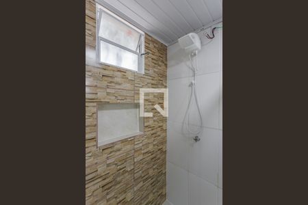 Banheiro de apartamento à venda com 1 quarto, 45m² em Jardim Floresta, Porto Alegre