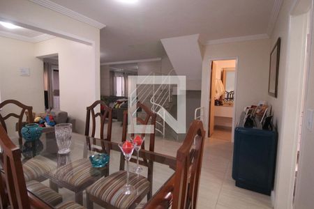 Sala de casa de condomínio à venda com 3 quartos, 220m² em Santa Teresinha, São Paulo