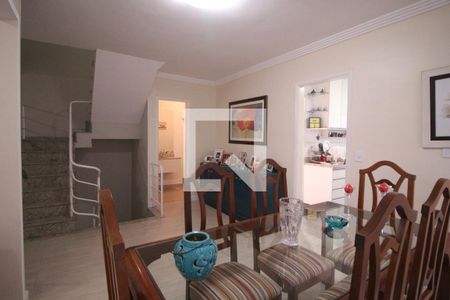 Sala de casa de condomínio à venda com 3 quartos, 220m² em Santa Teresinha, São Paulo