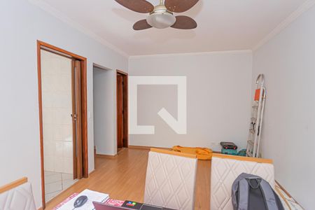 Casa à venda com 75m², 2 quartos e 3 vagas Casa à venda com 75m², 2 quartos e 3 vagasSala