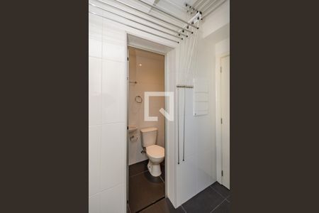 Apartamento para alugar com 104m², 3 quartos e 2 vagas Apartamento para alugar com 104m², 3 quartos e 2 vagasBanheiro de Serviço