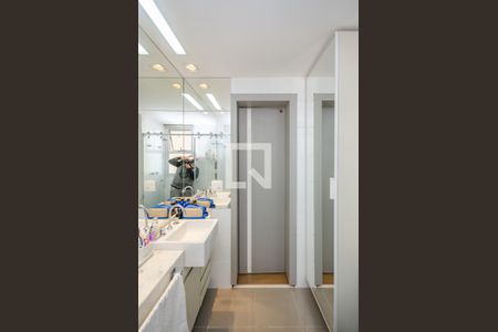 Apartamento para alugar com 104m², 3 quartos e 2 vagas Apartamento para alugar com 104m², 3 quartos e 2 vagasBanheiro da Suíte