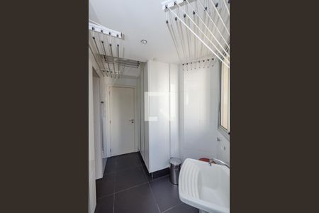 Apartamento para alugar com 104m², 3 quartos e 2 vagas Apartamento para alugar com 104m², 3 quartos e 2 vagasÁrea de Serviço