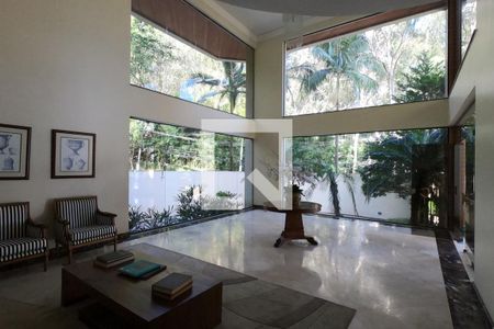 Apartamento à venda com 370m², 4 quartos e 5 vagas Apartamento à venda com 370m², 4 quartos e 5 vagasÁrea Comum