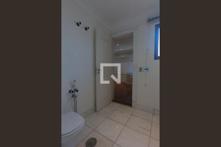 Apartamento à venda com 370m², 4 quartos e 5 vagas Apartamento à venda com 370m², 4 quartos e 5 vagasBanheiro da Suíte 2