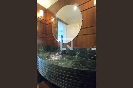 Apartamento à venda com 370m², 4 quartos e 5 vagas Apartamento à venda com 370m², 4 quartos e 5 vagasLavabo