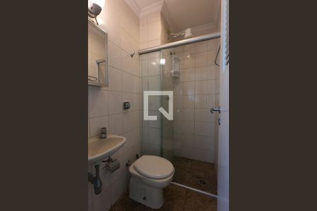 Apartamento à venda com 370m², 4 quartos e 5 vagas Apartamento à venda com 370m², 4 quartos e 5 vagasBanheiro de Serviço
