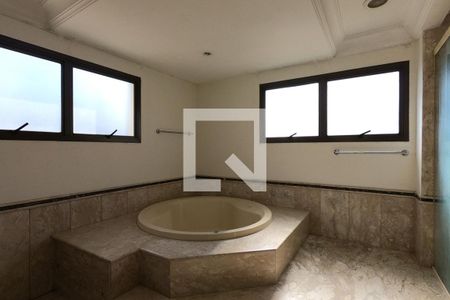 Apartamento à venda com 370m², 4 quartos e 5 vagas Apartamento à venda com 370m², 4 quartos e 5 vagasBanheiro da Suíte 3