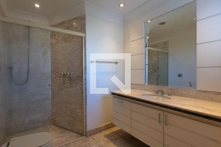 Apartamento à venda com 370m², 4 quartos e 5 vagas Apartamento à venda com 370m², 4 quartos e 5 vagasBanheiro da Suíte