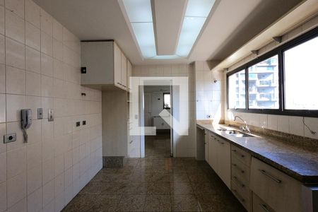 Apartamento à venda com 370m², 4 quartos e 5 vagas Apartamento à venda com 370m², 4 quartos e 5 vagasCoznha