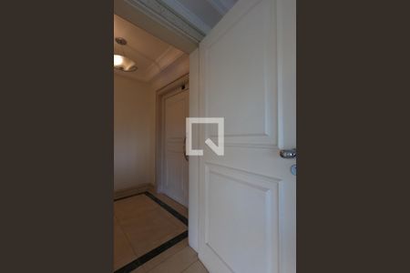 Apartamento à venda com 370m², 4 quartos e 5 vagas Apartamento à venda com 370m², 4 quartos e 5 vagasHall de Elevador