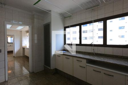 Apartamento à venda com 370m², 4 quartos e 5 vagas Apartamento à venda com 370m², 4 quartos e 5 vagasÁrea de Serviço