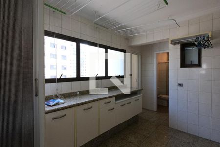 Apartamento à venda com 370m², 4 quartos e 5 vagas Apartamento à venda com 370m², 4 quartos e 5 vagasÁrea de Serviço