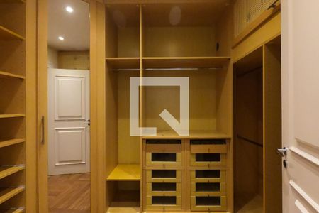 Apartamento à venda com 370m², 4 quartos e 5 vagas Apartamento à venda com 370m², 4 quartos e 5 vagasSuíte 3