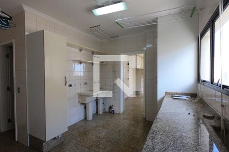 Apartamento à venda com 370m², 4 quartos e 5 vagas Apartamento à venda com 370m², 4 quartos e 5 vagasÁrea de Serviço