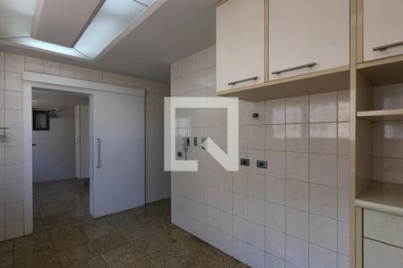 Apartamento à venda com 370m², 4 quartos e 5 vagas Apartamento à venda com 370m², 4 quartos e 5 vagasCoznha
