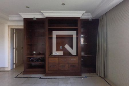 Apartamento à venda com 370m², 4 quartos e 5 vagas Apartamento à venda com 370m², 4 quartos e 5 vagasSala de TV