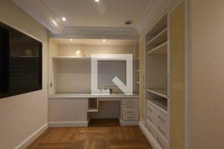 Apartamento à venda com 370m², 4 quartos e 5 vagas Apartamento à venda com 370m², 4 quartos e 5 vagasSuíte 4