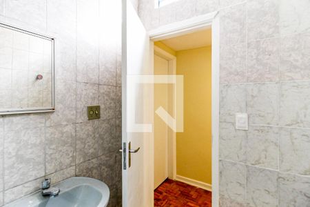 Banheiro de casa à venda com 2 quartos, 77m² em Jardim Dom Bosco, São Paulo