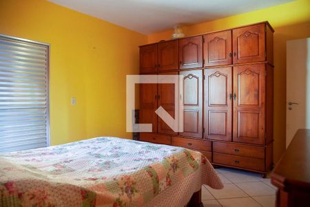 Casa à venda com 327m², 3 quartos e 2 vagasSuíte