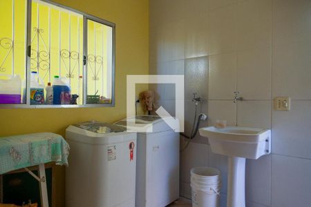 Casa à venda com 327m², 3 quartos e 2 vagasCozinha e Área de Serviço