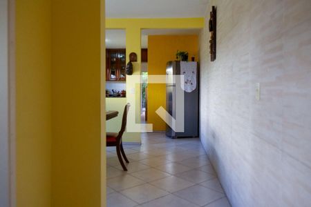 Casa à venda com 327m², 3 quartos e 2 vagasCorredor