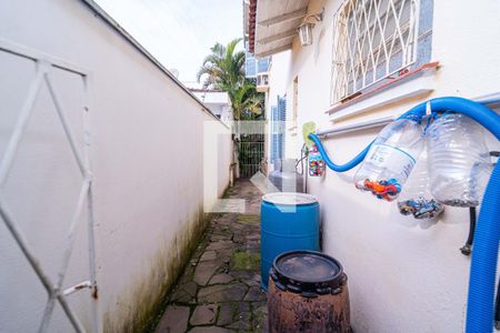 Quintal de casa à venda com 3 quartos, 281m² em Jardim Lindóia, Porto Alegre