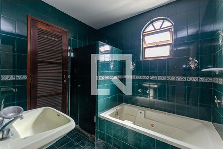 Casa à venda com 350m², 4 quartos e 2 vagasBanheiro 