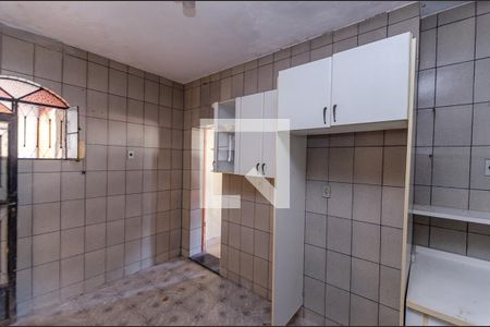 Casa à venda com 350m², 4 quartos e 2 vagasCozinha 