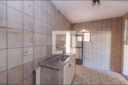 Casa à venda com 350m², 4 quartos e 2 vagasCozinha 