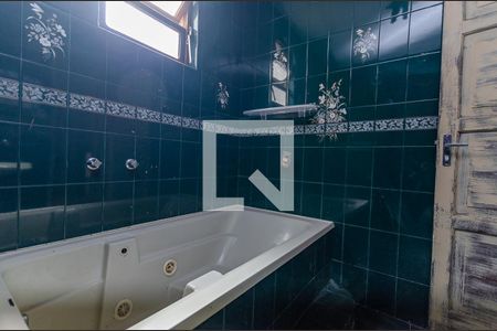 Casa à venda com 350m², 4 quartos e 2 vagasBanheiro 