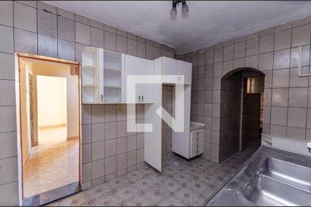 Casa à venda com 350m², 4 quartos e 2 vagasCozinha 