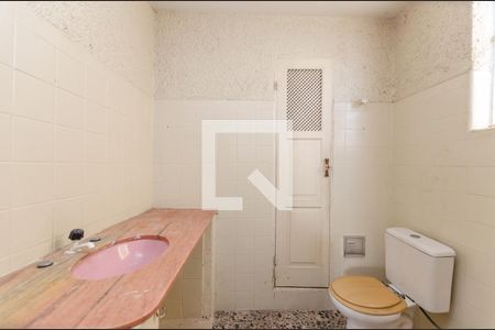 Casa à venda com 350m², 4 quartos e 2 vagasBanheiro 