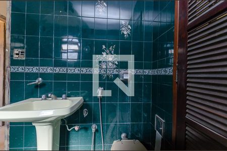 Casa à venda com 350m², 4 quartos e 2 vagasBanheiro 