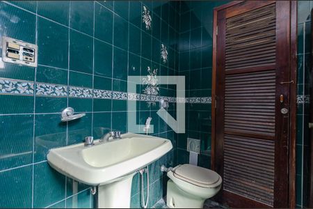 Casa à venda com 350m², 4 quartos e 2 vagasBanheiro 