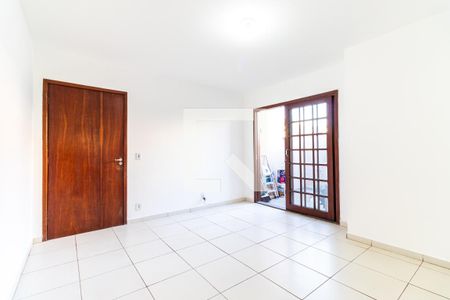 Sala de apartamento para alugar com 2 quartos, 65m² em Jardim Lallo, São Paulo