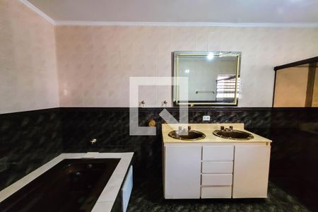 Casa à venda com 100m², 2 quartos e 2 vagasBanheiro Suíte