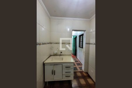 Casa à venda com 100m², 2 quartos e 2 vagasCozinha( edicula)