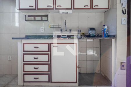 Casa à venda com 180m², 3 quartos e 3 vagas Casa à venda com 180m², 3 quartos e 3 vagasCozinha