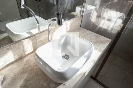 Casa à venda com 180m², 3 quartos e 3 vagas Casa à venda com 180m², 3 quartos e 3 vagasBanheiro social 1